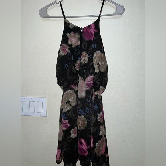 FLORAL SUMMER DRESA- size MEDIUM - Picture 2 of 4